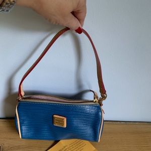 Dooney & Bourke pebbled leather pocketbook